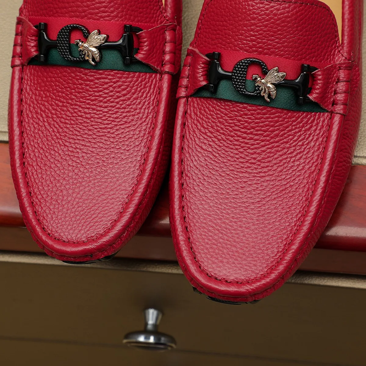 Men's shoes 💰360💰💰GUCCI Gucci official website synchronizes the latest model 🛃The upper is made of imported cowhide, 🐷leather lining, rubber outsole, 🎩🎩top-notch handcrafted workmanship with fine stitches and threads🔍definitely satisfy those perfectionist men who pursue high luxury quality 👏 Colors available! Code number 38-45 Large quantity in stock